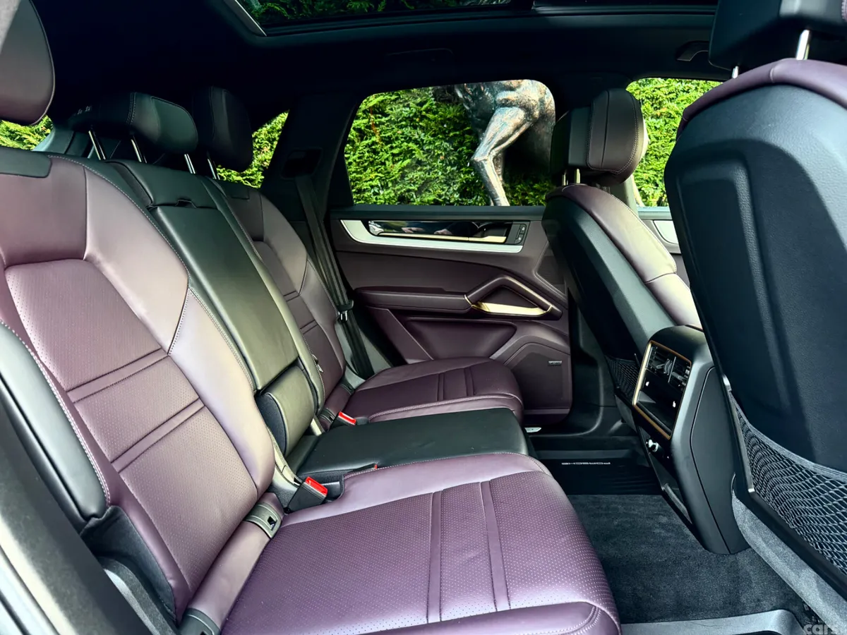 Porsche Cayenne SUV, Petrol Plug-in Hybrid, 2024, Blue