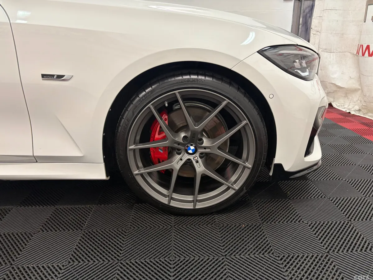 BMW 3-Series Saloon, Petrol Hybrid, 2022, White