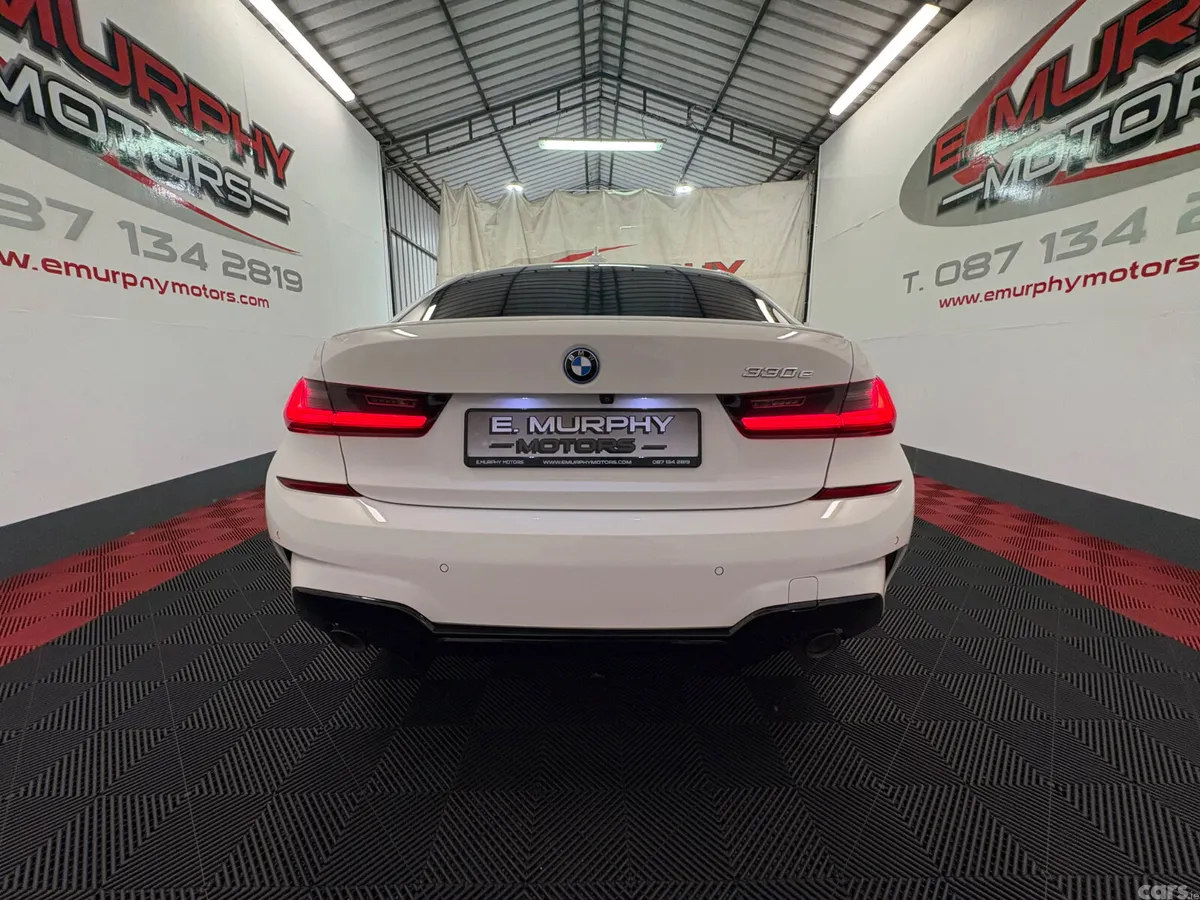 BMW 3-Series Saloon, Petrol Hybrid, 2022, White