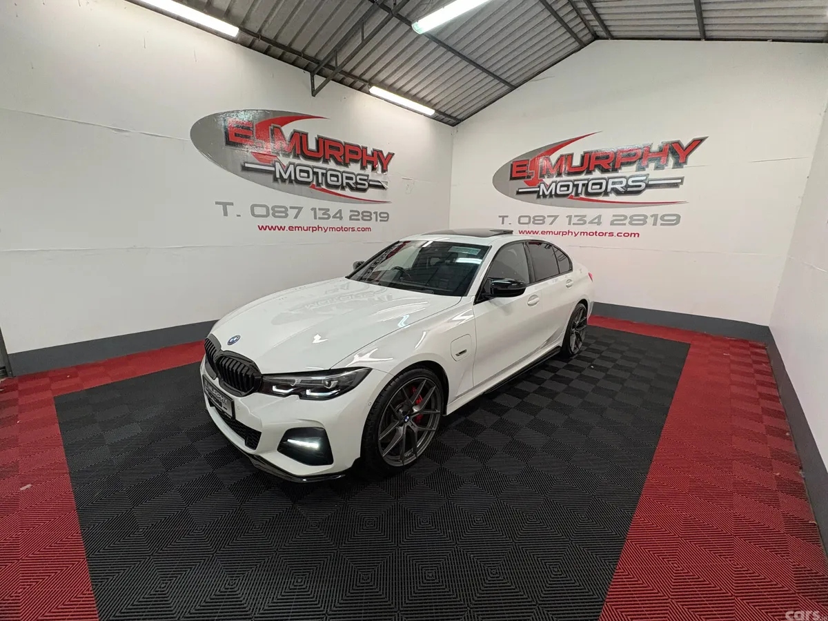 BMW 3-Series Saloon, Petrol Hybrid, 2022, White
