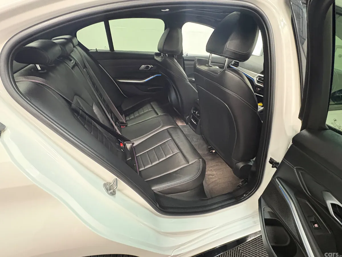 BMW 3-Series Saloon, Petrol Hybrid, 2022, White