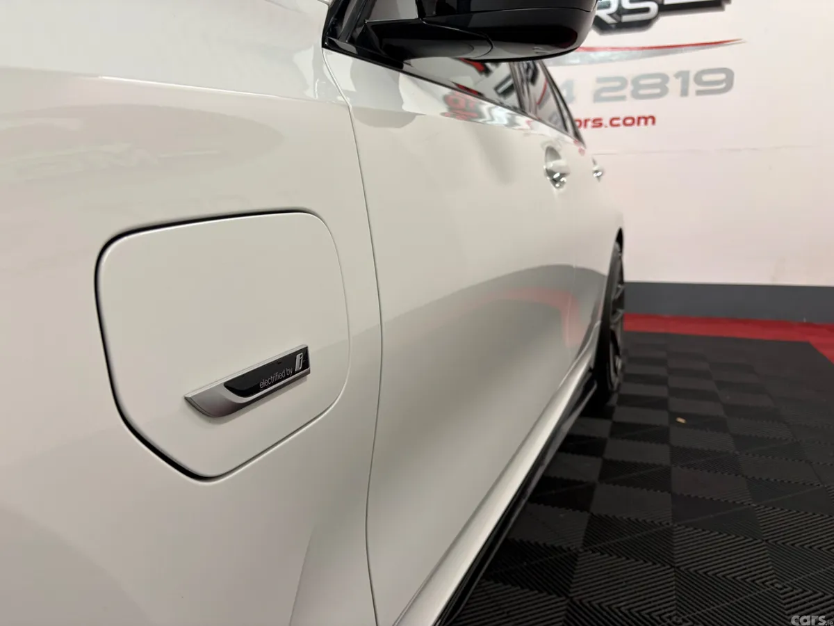 BMW 3-Series Saloon, Petrol Hybrid, 2022, White