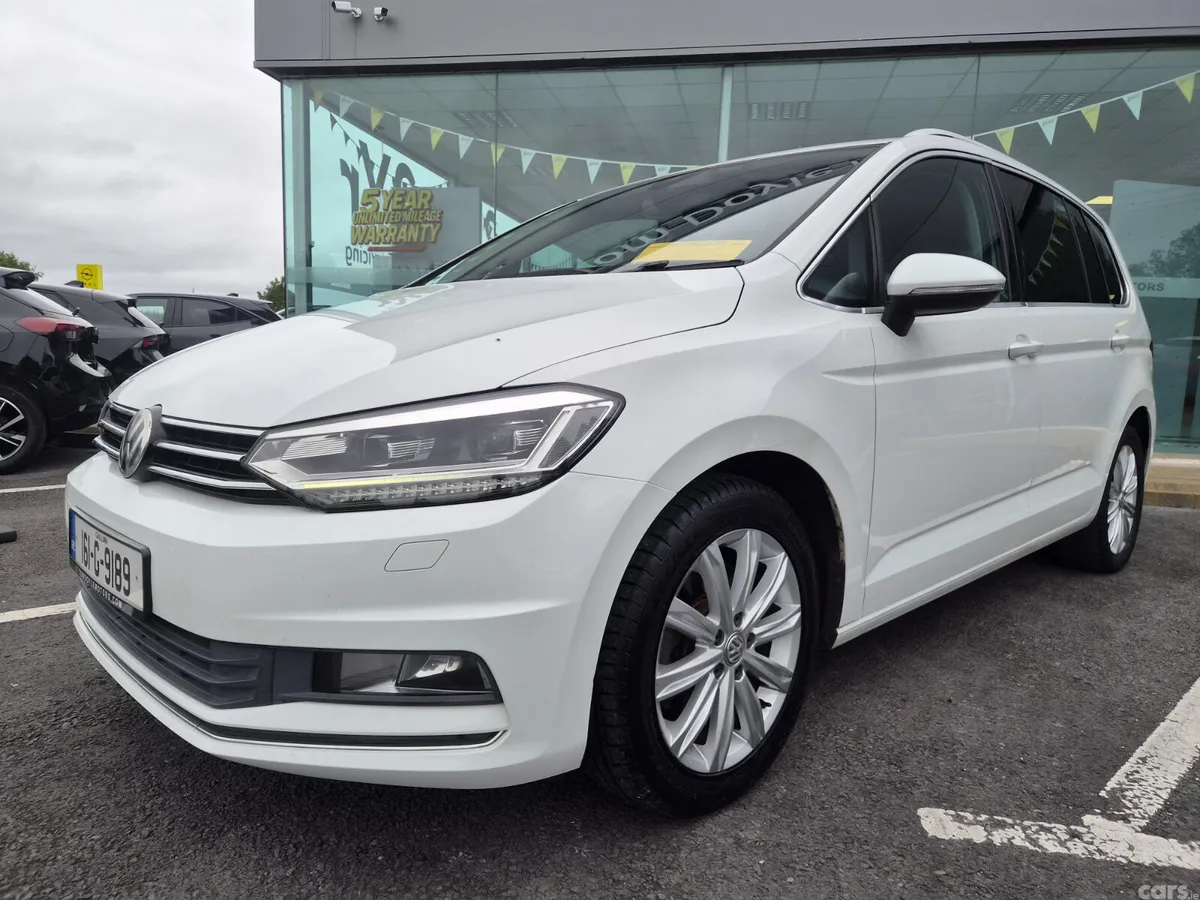 Volkswagen Touran MPV, Petrol, 2016, White