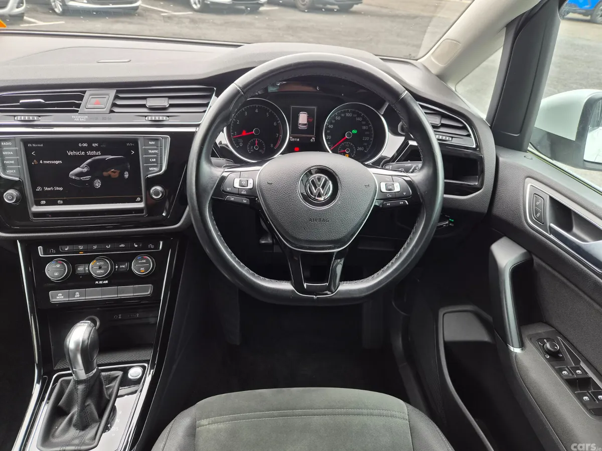 Volkswagen Touran MPV, Petrol, 2016, White