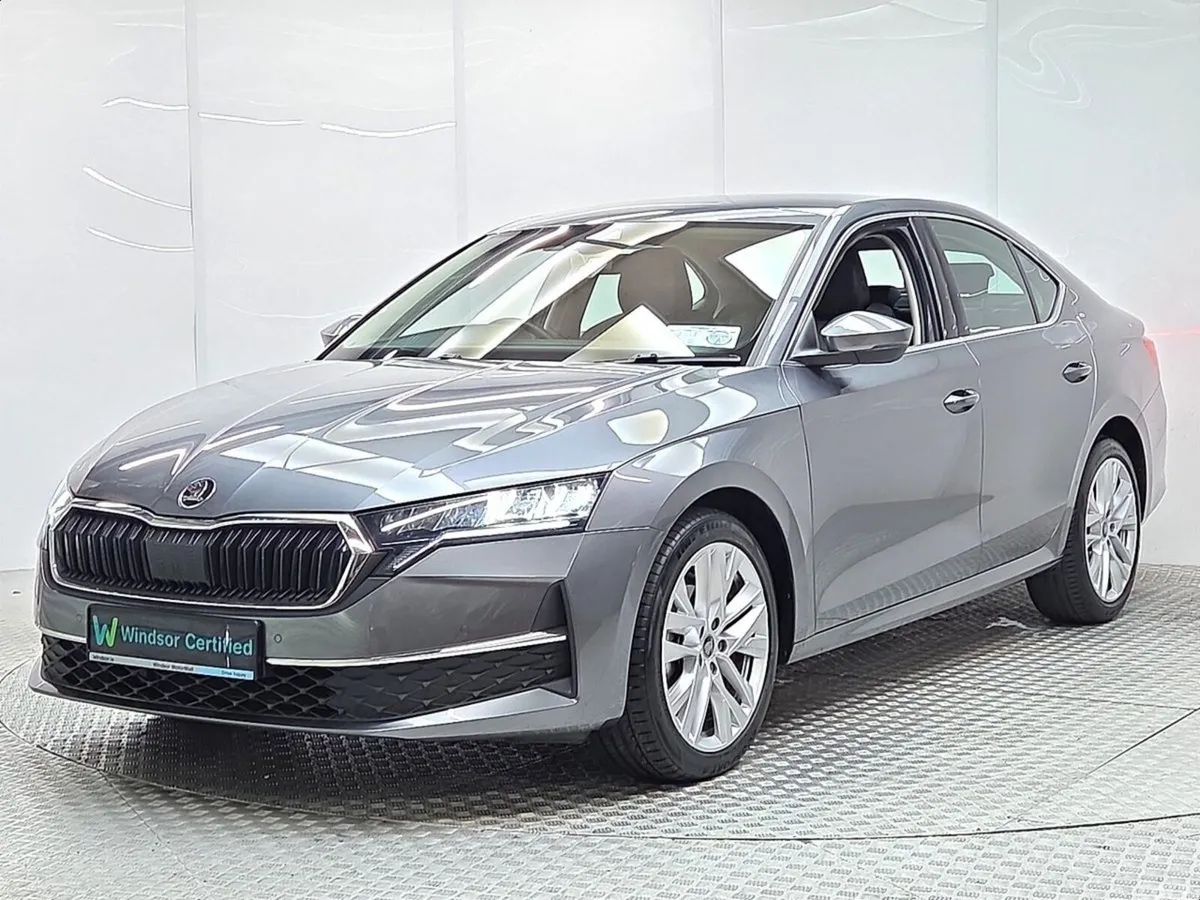 Skoda Octavia Saloon, Petrol, 2025, Grey
