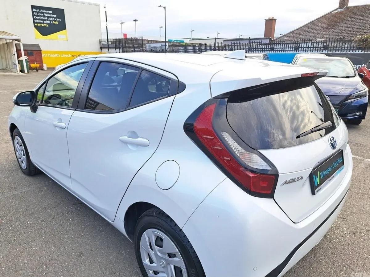 Toyota Aqua Hatchback, Petrol Hybrid, 2024, White