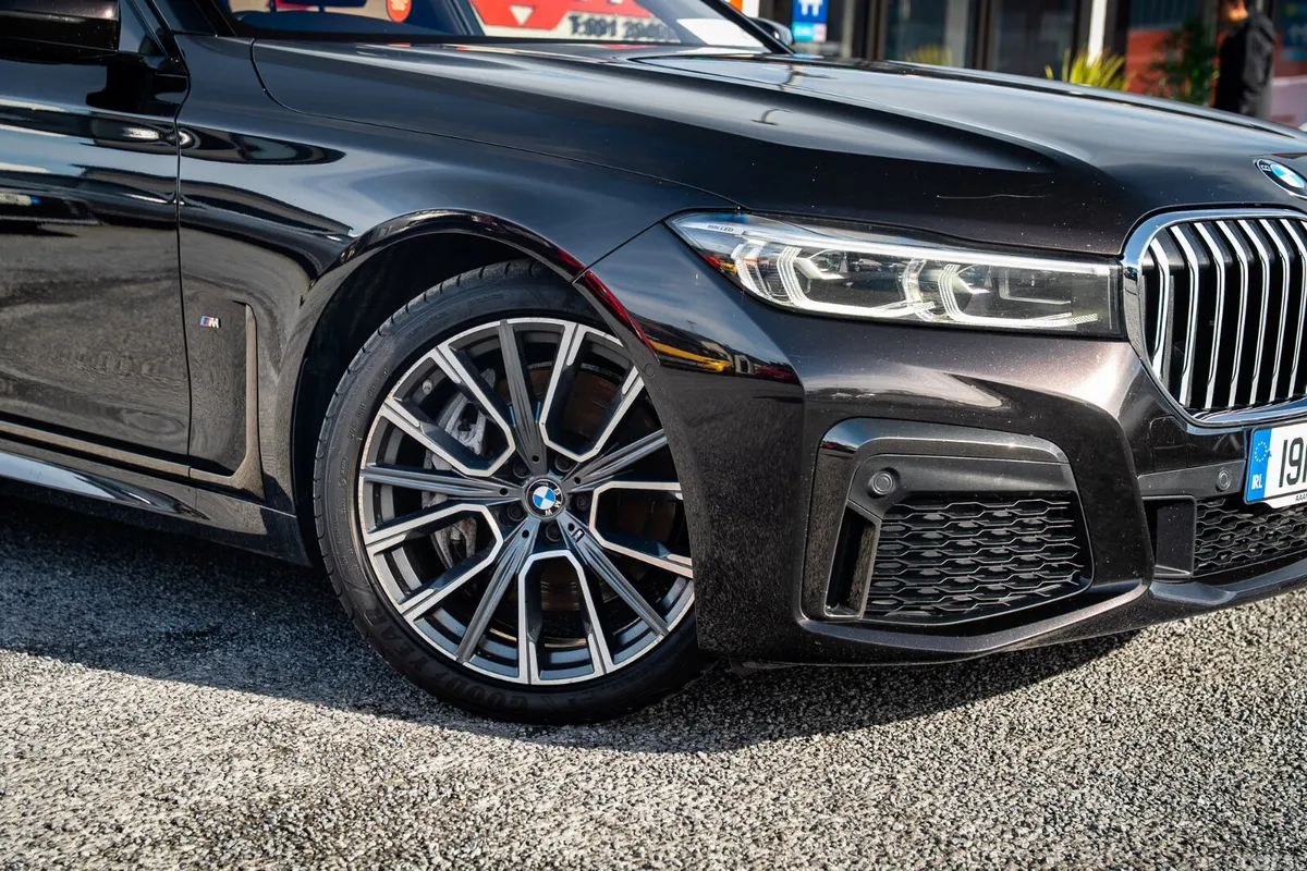 BMW 7-Series Saloon, Petrol Plug-in Hybrid, 2019, Brown
