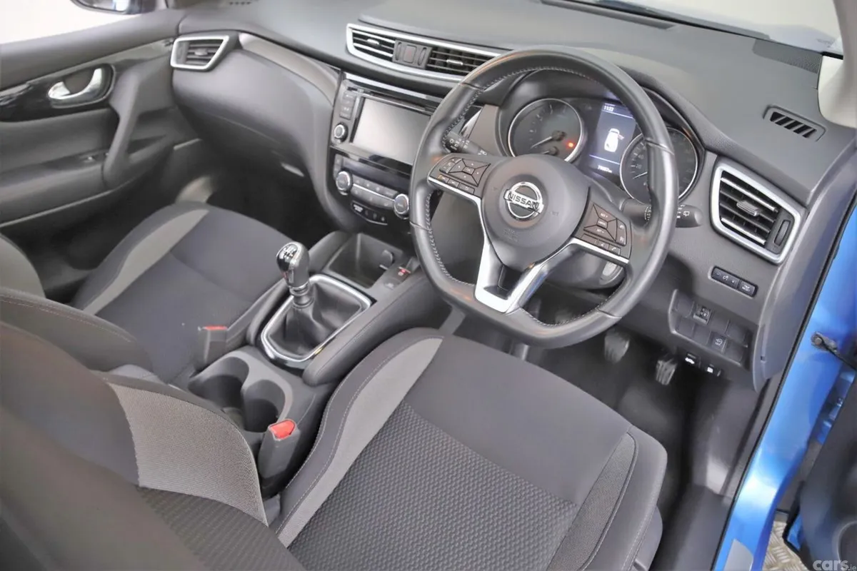 Nissan Qashqai SUV, Petrol, 2020, Blue