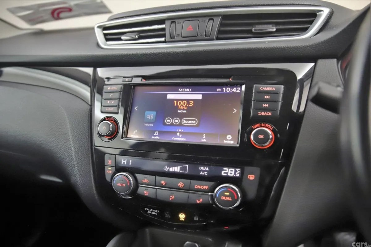 Nissan Qashqai SUV, Petrol, 2020, Blue
