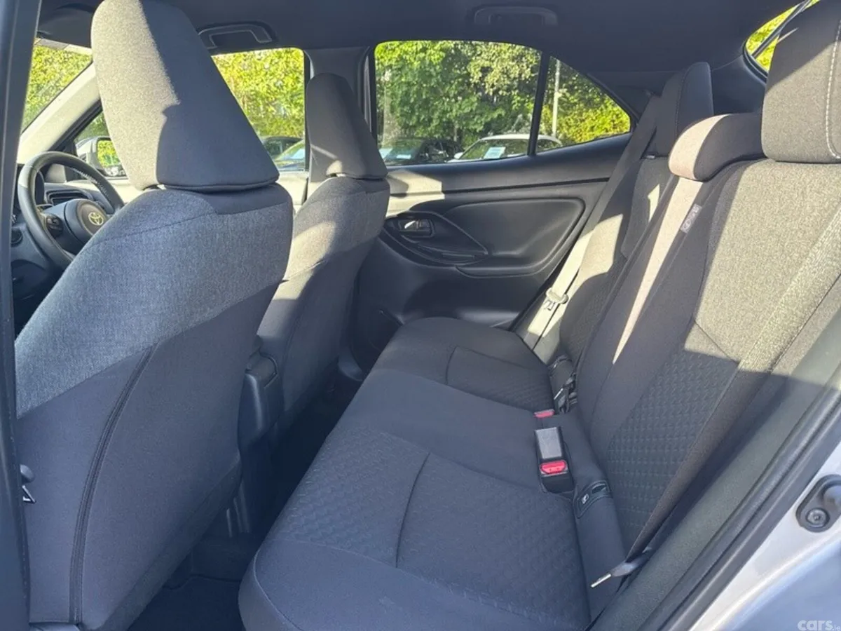 Toyota Yaris Cross Hatchback, Petrol Hybrid, 2026, Grey