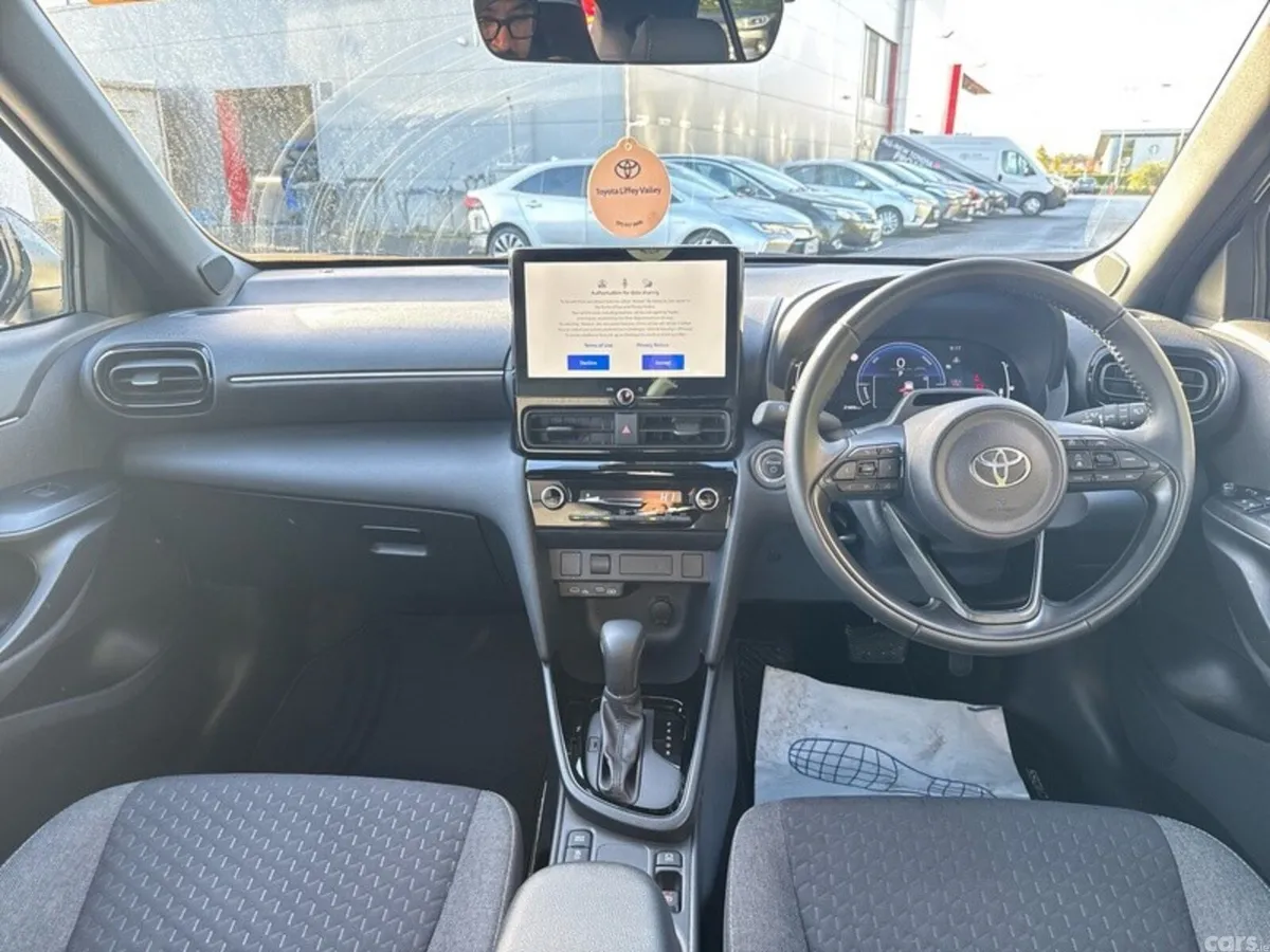 Toyota Yaris Cross Hatchback, Petrol Hybrid, 2026, Grey