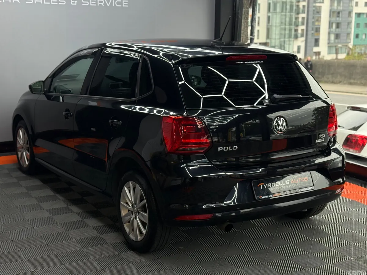 Volkswagen Polo Hatchback, Petrol, 2015, Black
