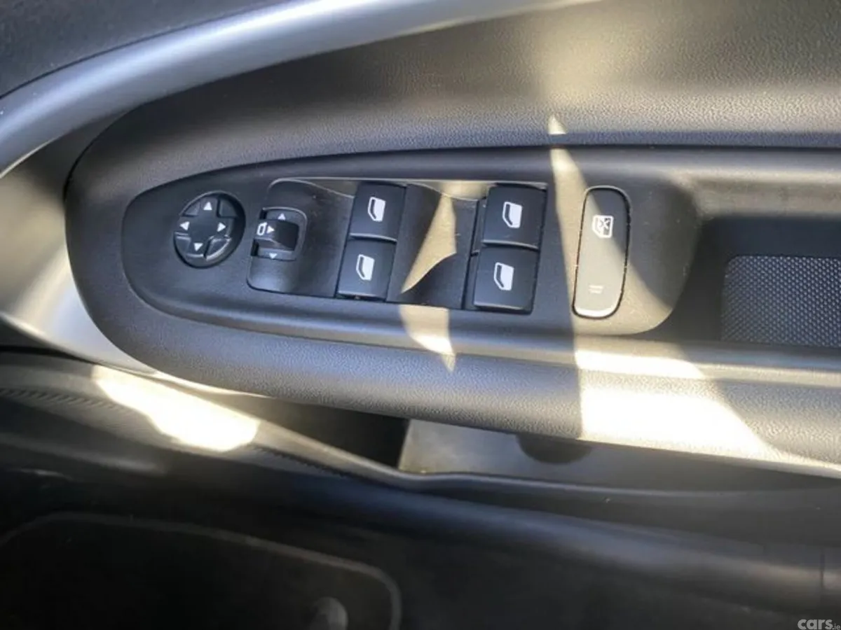 Jeep Avenger Hatchback, Electric, 2024, Yellow