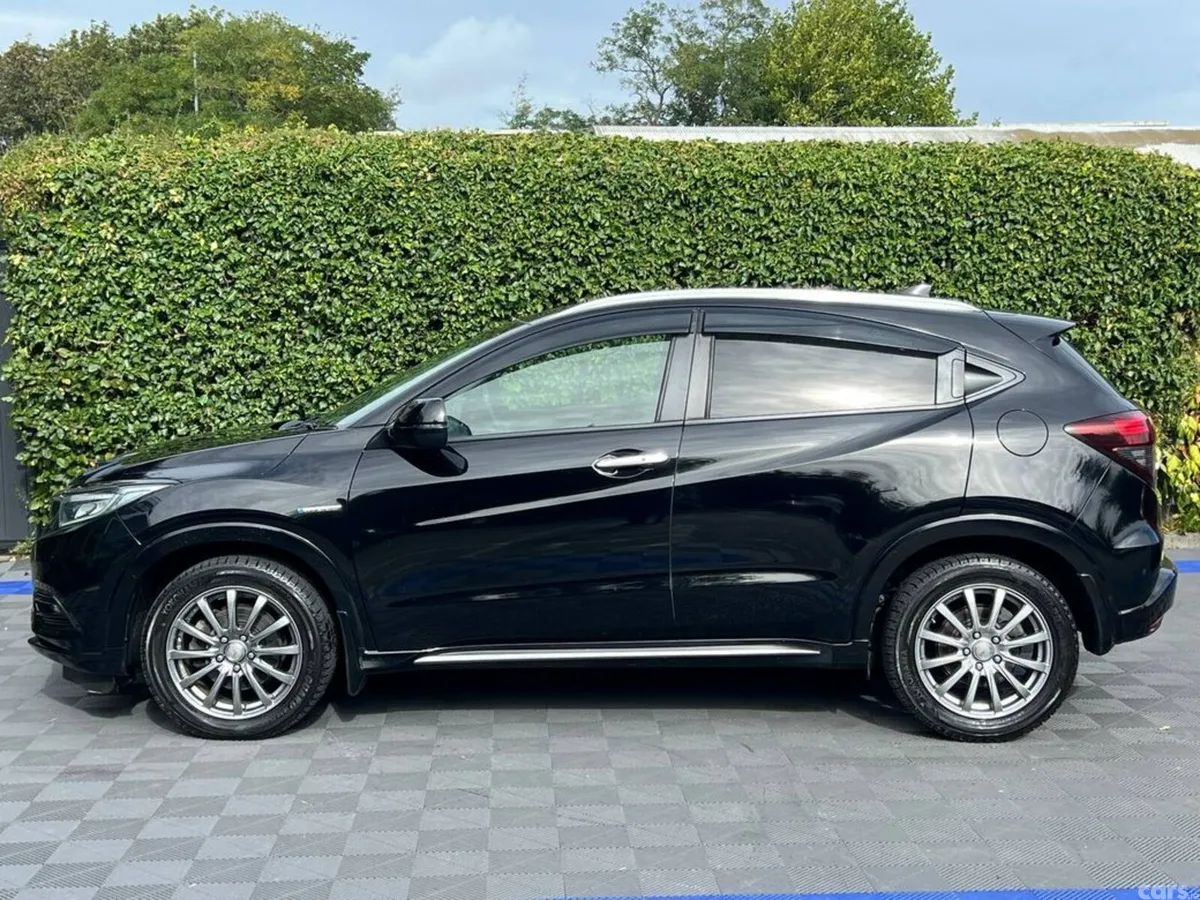 Honda Vezel SUV, Petrol Hybrid, 2019, Black