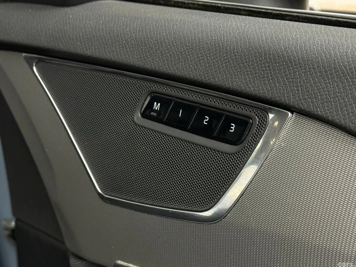 Volvo XC90 SUV, Petrol Plug-in Hybrid, 2023, Grey