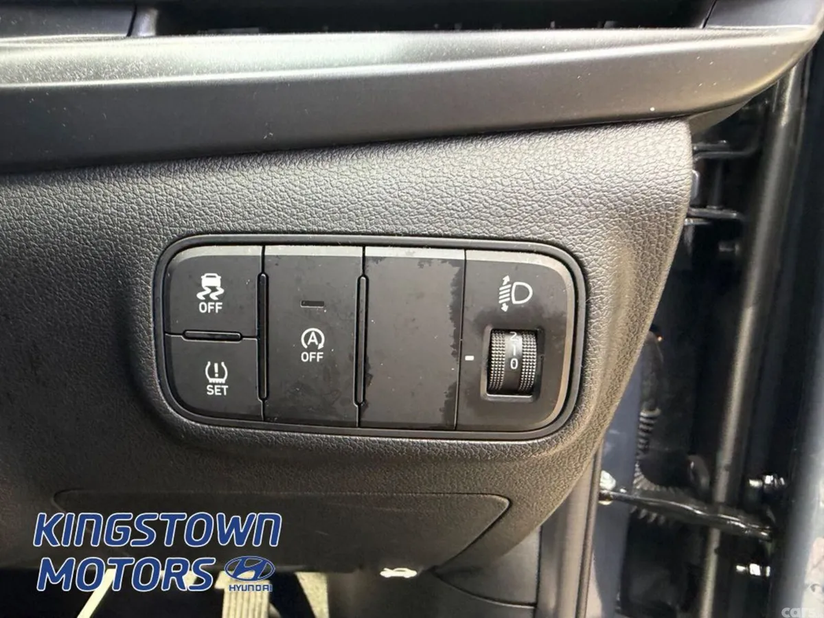 Hyundai i20 Hatchback, Petrol, 2025, Grey