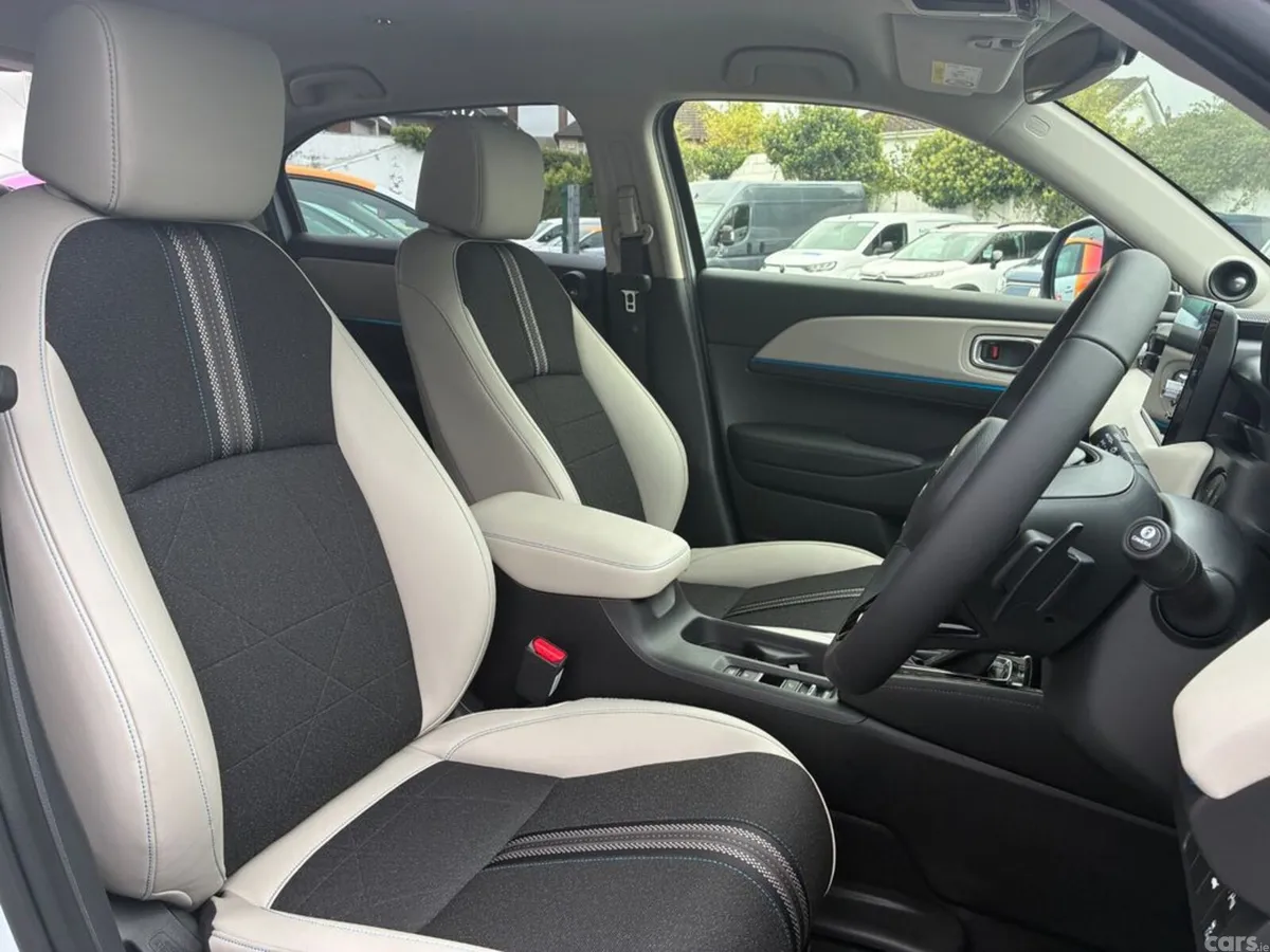 Honda HR-V Hatchback, Petrol Hybrid, 2027, White