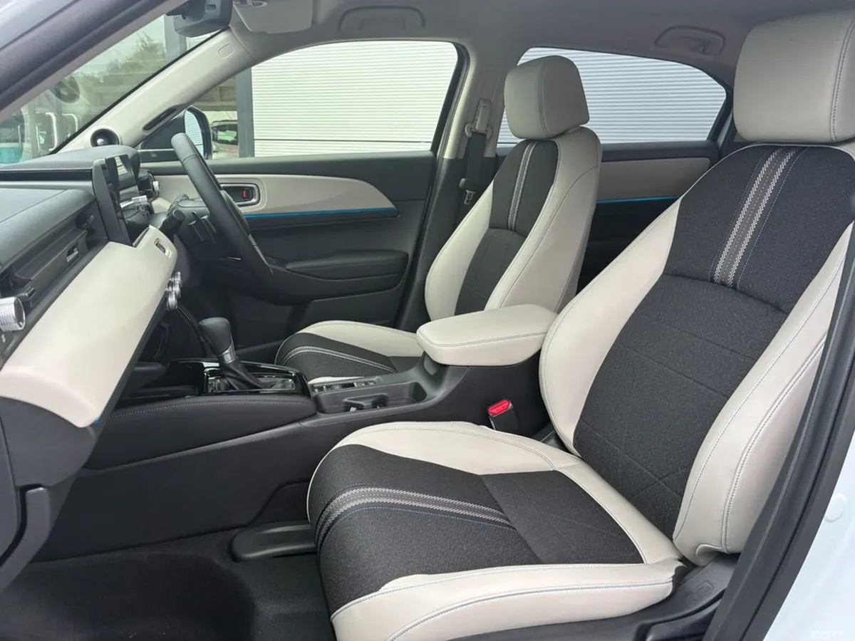Honda HR-V Hatchback, Petrol Hybrid, 2027, White