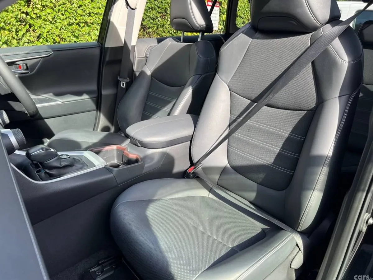 Toyota RAV4 SUV, Petrol Hybrid, 2023, Black