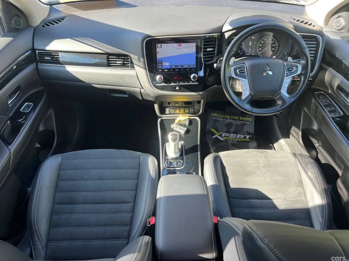 Mitsubishi Outlander SUV, Petrol Plug-in Hybrid, 2022, Silver
