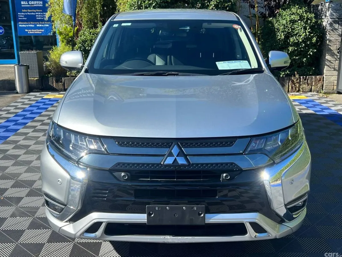 Mitsubishi Outlander SUV, Petrol Plug-in Hybrid, 2022, Silver