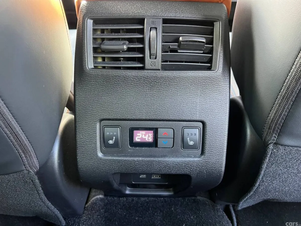 Mitsubishi Outlander SUV, Petrol Hybrid, 2022, White