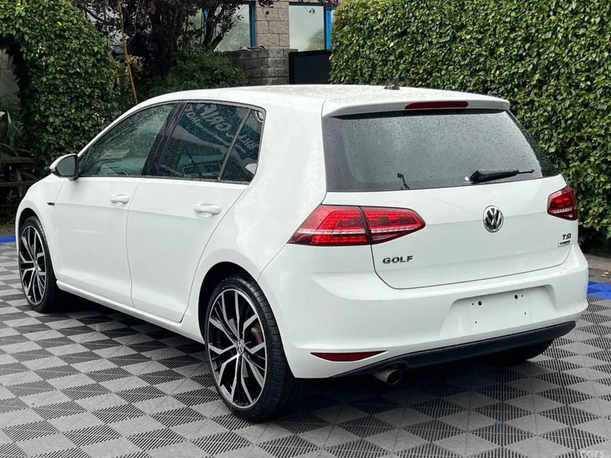 Volkswagen Golf Hatchback, Petrol, 2017, White