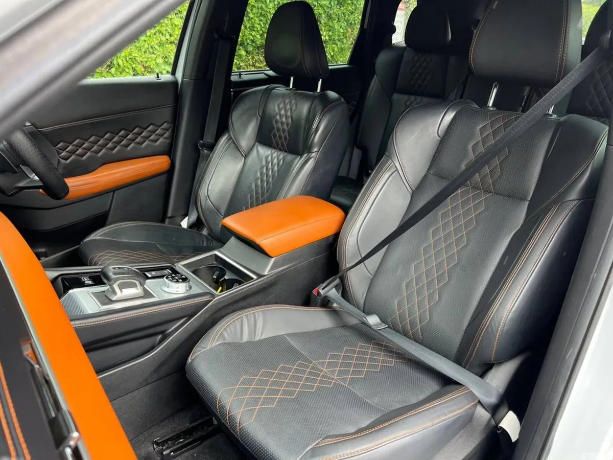 Mitsubishi Outlander SUV, Petrol Hybrid, 2022, White