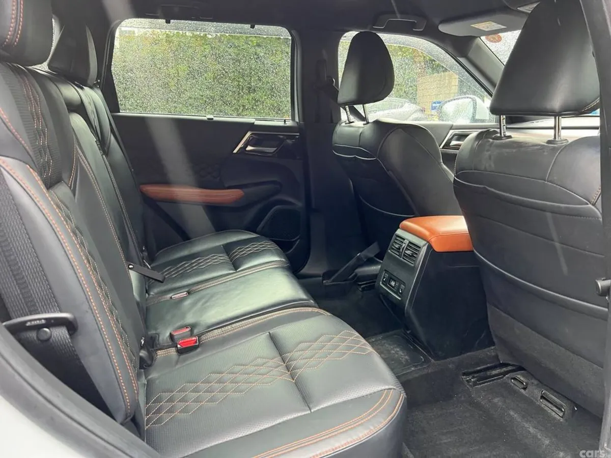 Mitsubishi Outlander SUV, Petrol Hybrid, 2022, White