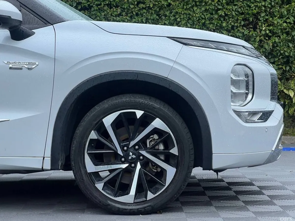 Mitsubishi Outlander SUV, Petrol Hybrid, 2022, White