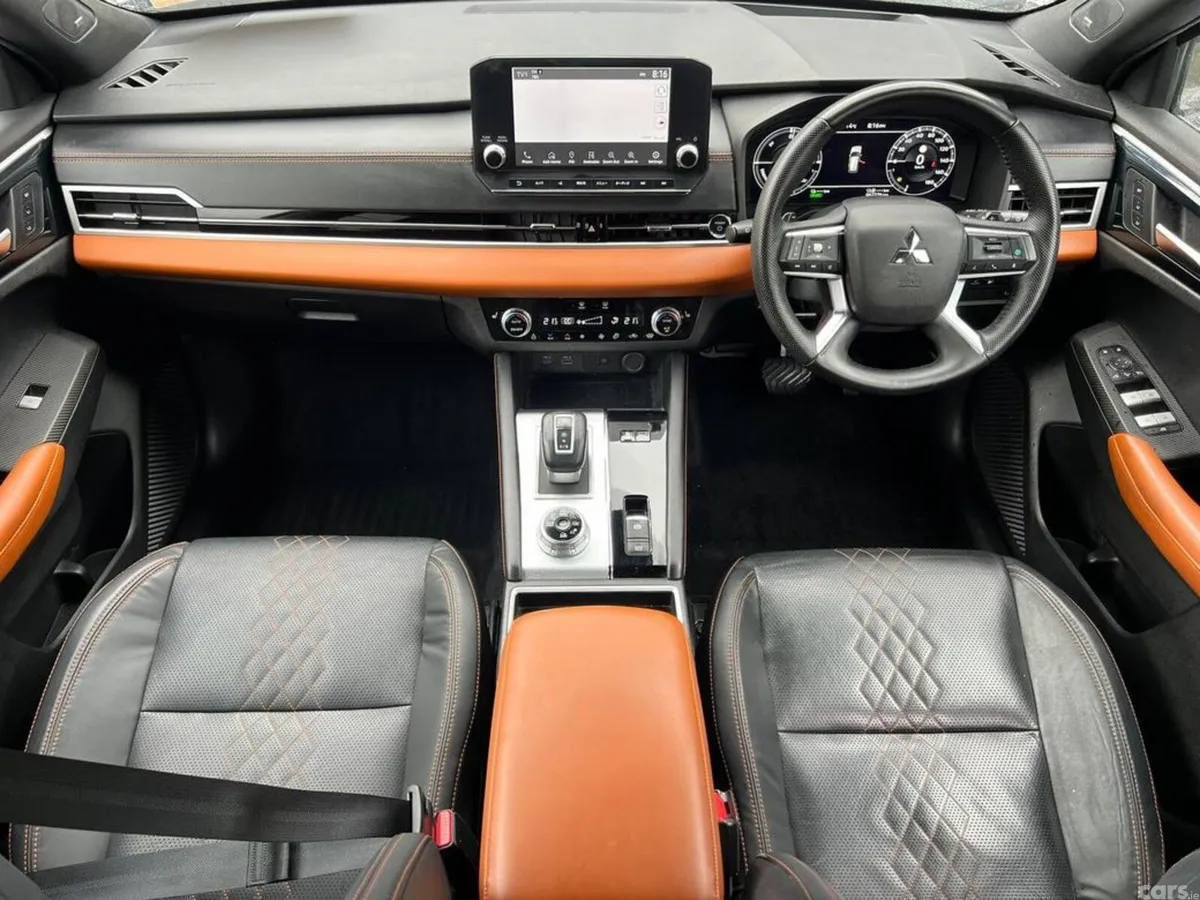 Mitsubishi Outlander SUV, Petrol Hybrid, 2022, White