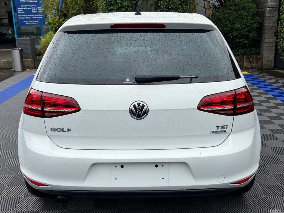 Volkswagen Golf Hatchback, Petrol, 2017, White