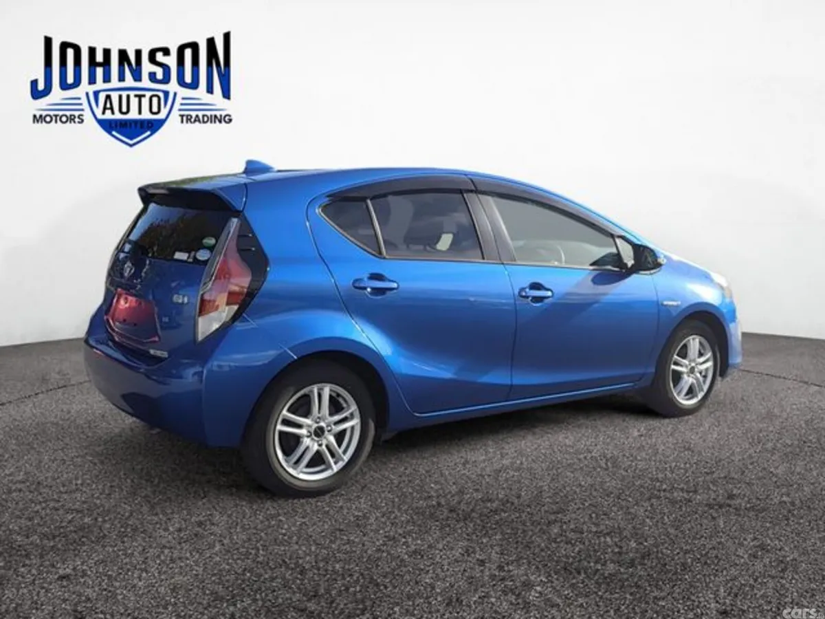 Toyota Aqua Hatchback, Petrol Hybrid, 2017, Blue