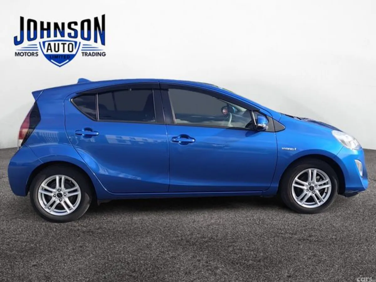 Toyota Aqua Hatchback, Petrol Hybrid, 2017, Blue