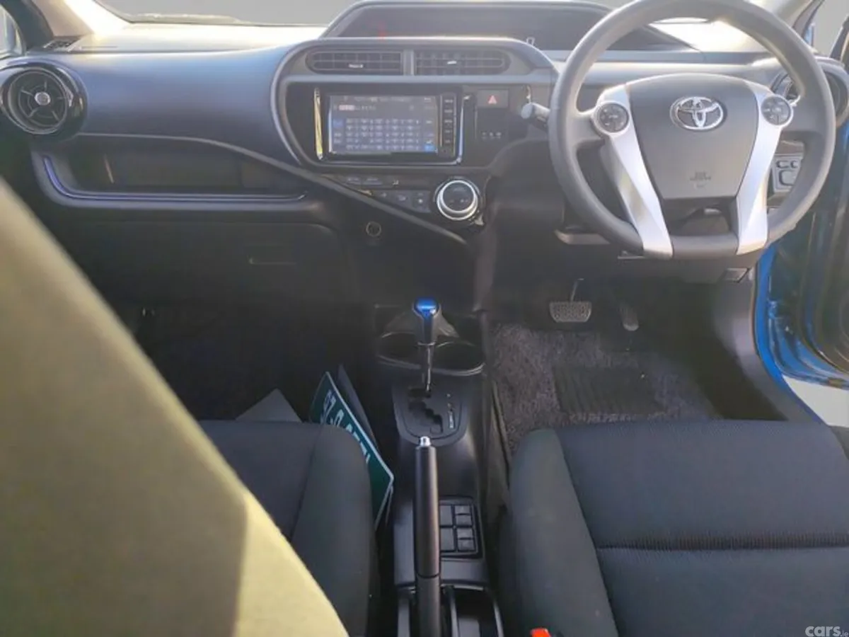Toyota Aqua Hatchback, Petrol Hybrid, 2017, Blue