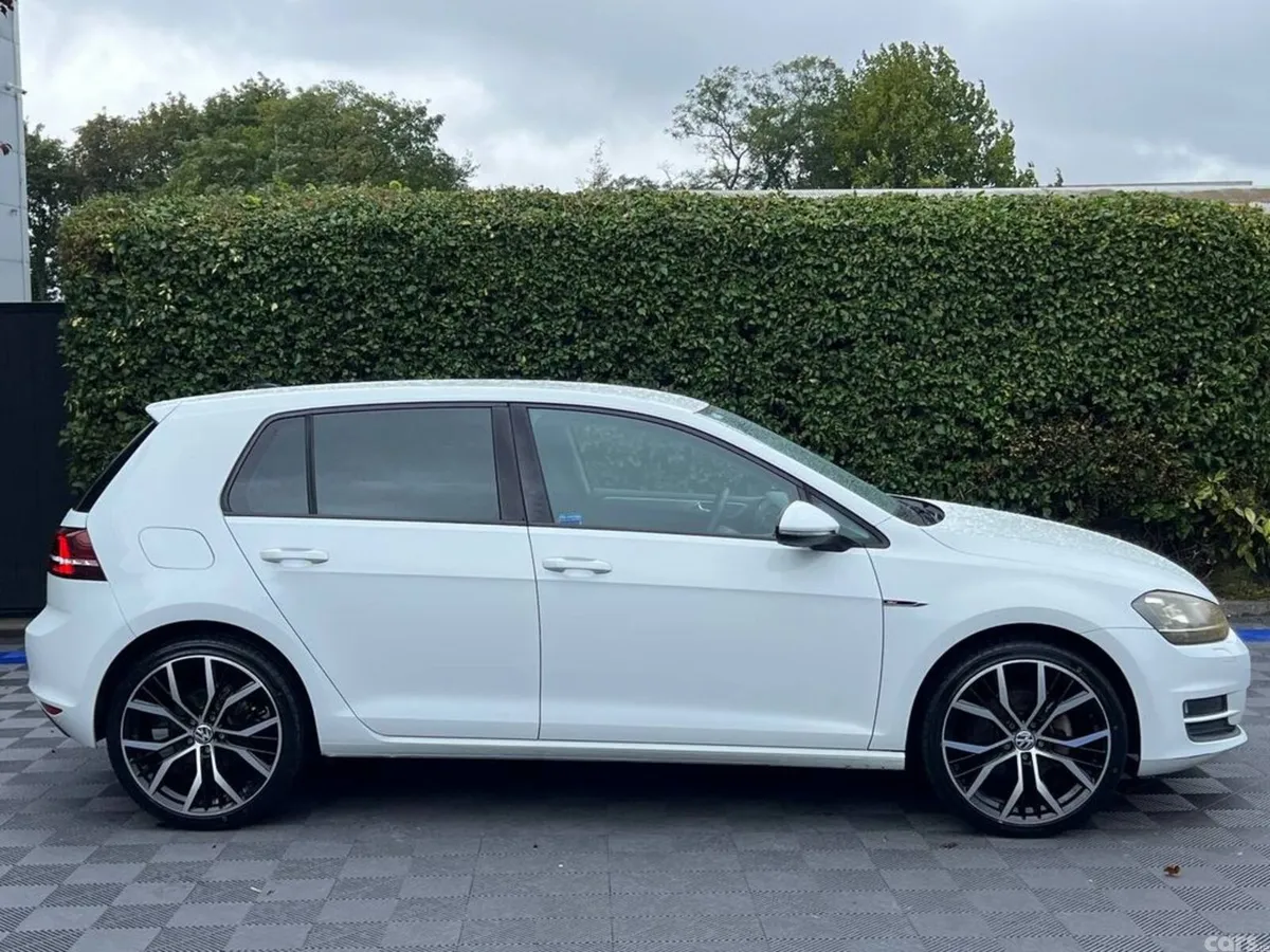 Volkswagen Golf Hatchback, Petrol, 2017, White