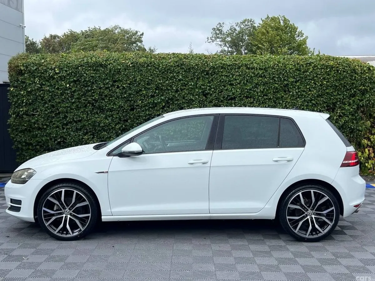 Volkswagen Golf Hatchback, Petrol, 2017, White