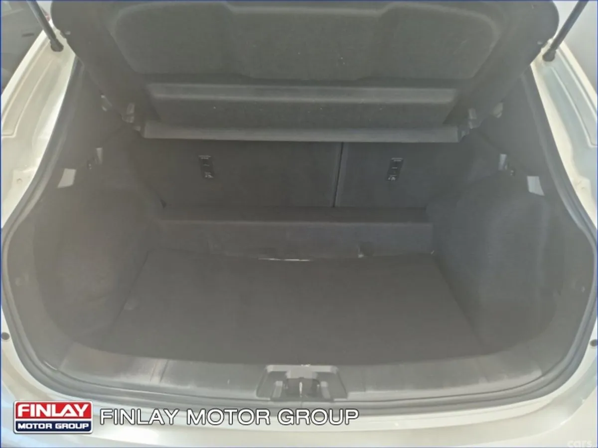 Nissan Qashqai Hatchback, Petrol, 2021, White
