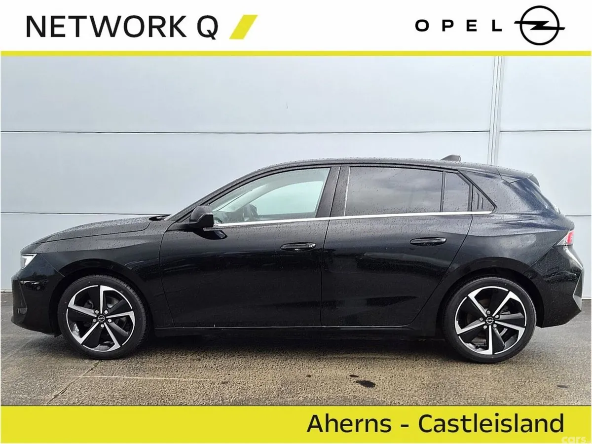 Opel Astra Hatchback, Petrol, 2023, Black