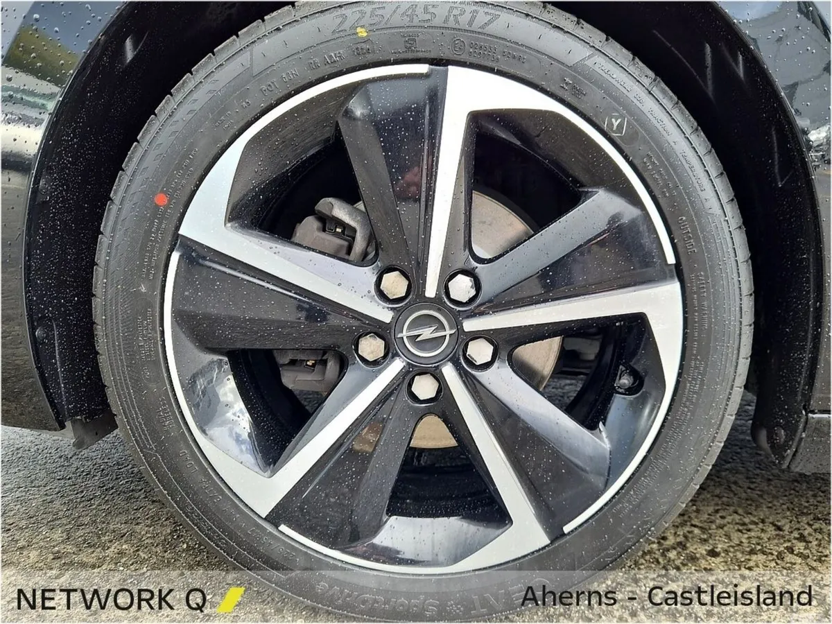 Opel Astra Hatchback, Petrol, 2023, Black