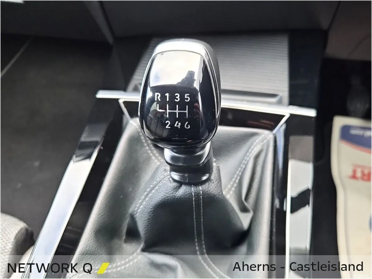 Opel Astra Hatchback, Petrol, 2023, Black