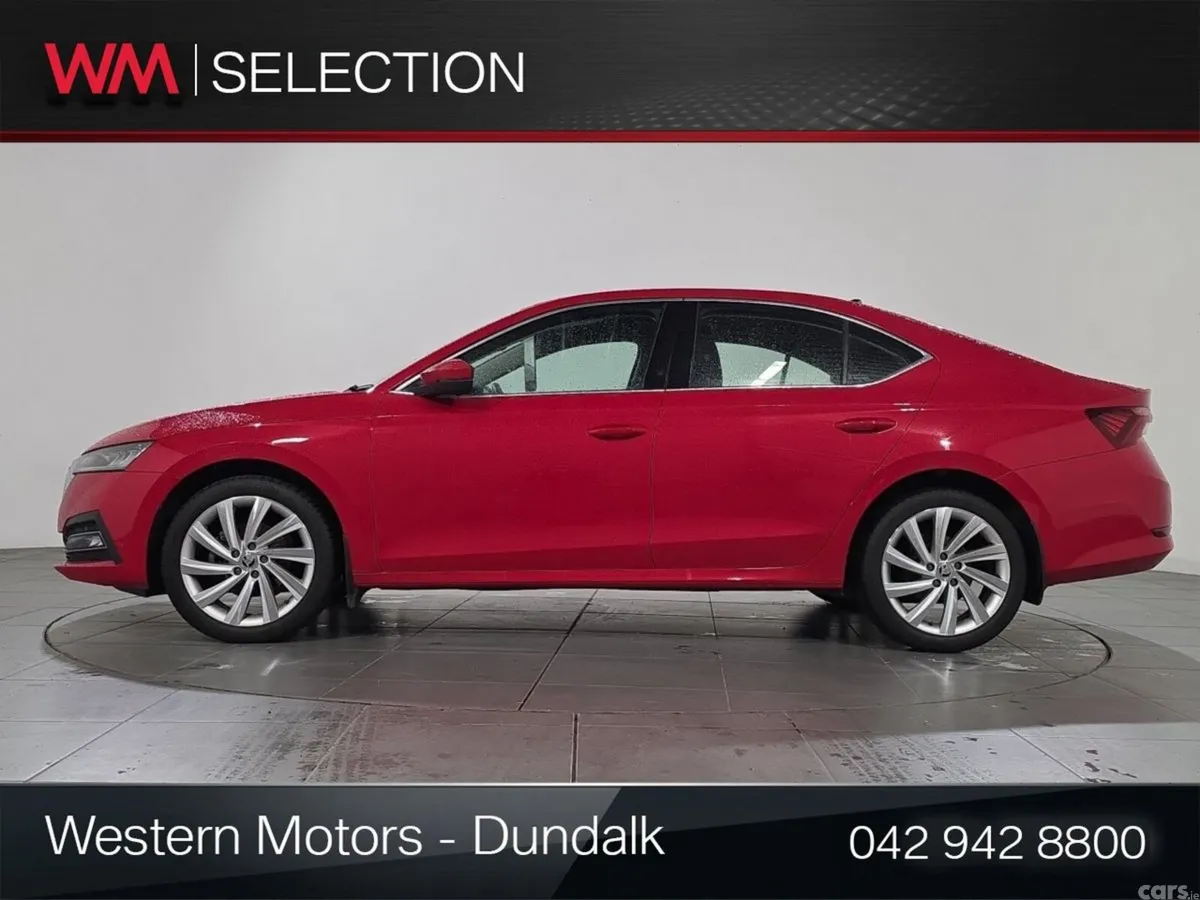 Skoda Octavia Saloon, Petrol, 2023, Red