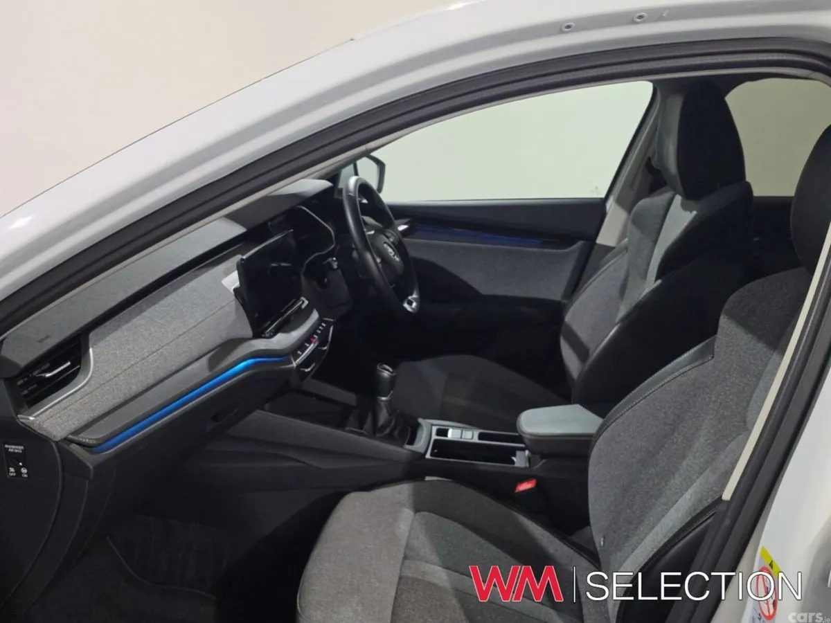 Skoda Octavia Saloon, Petrol, 2025, White