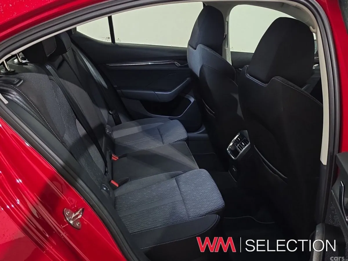 Skoda Octavia Saloon, Petrol, 2023, Red