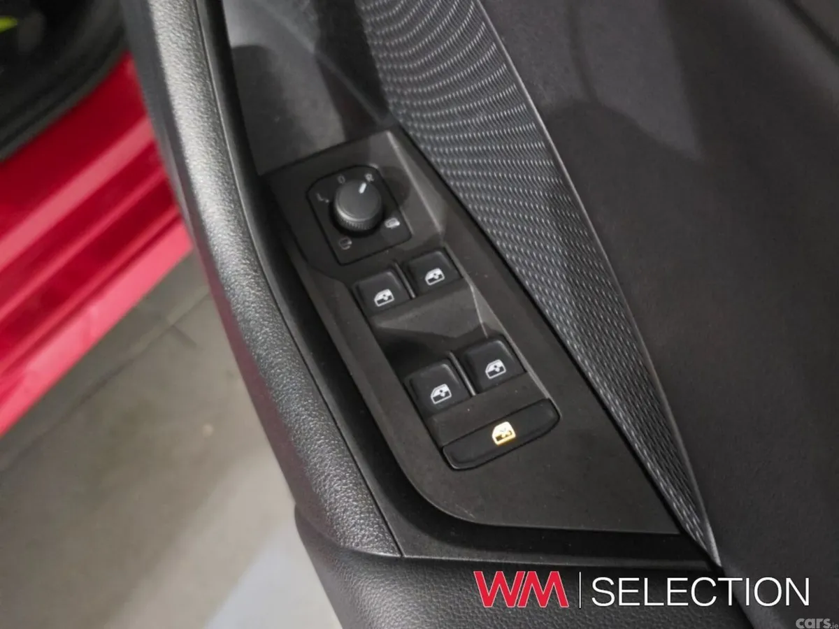 Skoda Octavia Saloon, Petrol, 2023, Red
