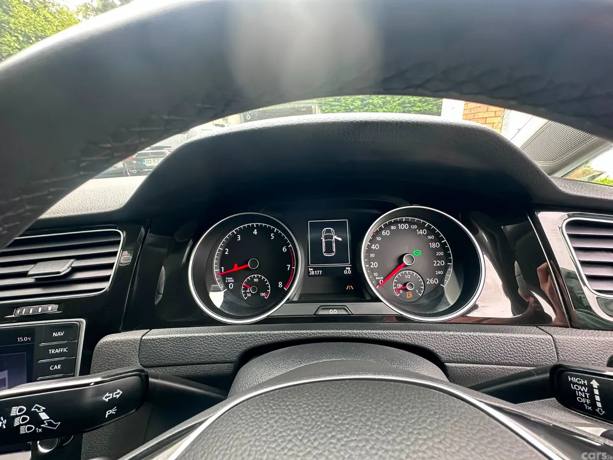 Volkswagen Golf Hatchback, Petrol, 2016, White