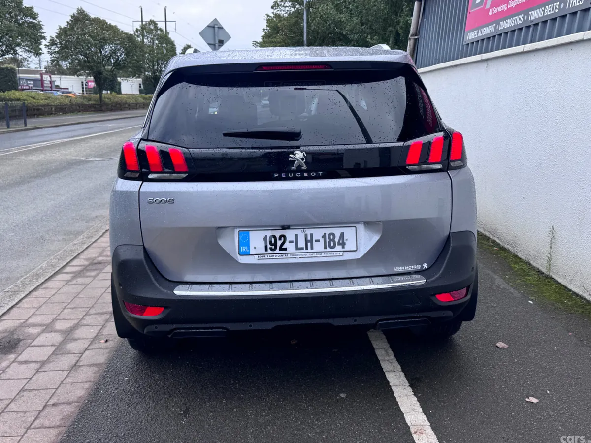 Peugeot 5008 MPV, Petrol, 2019, Grey