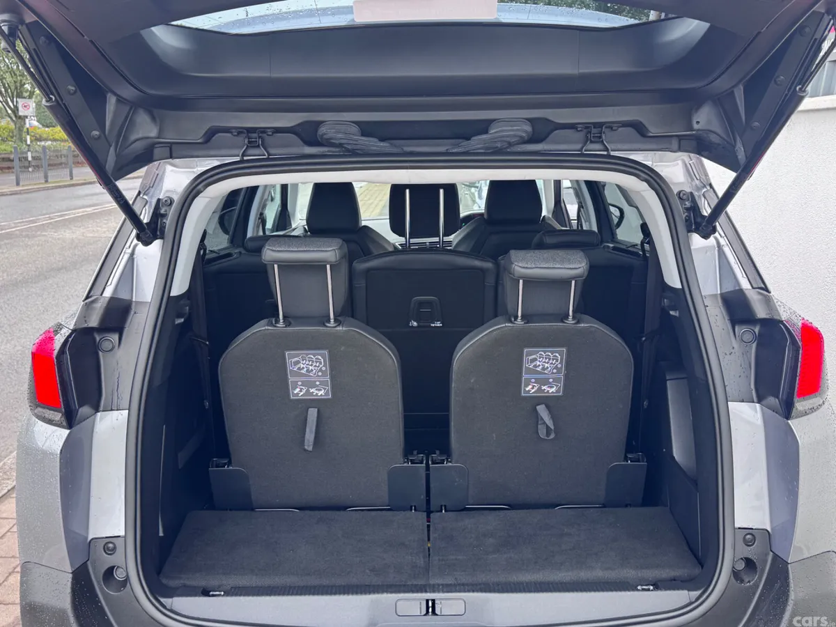 Peugeot 5008 MPV, Petrol, 2019, Grey