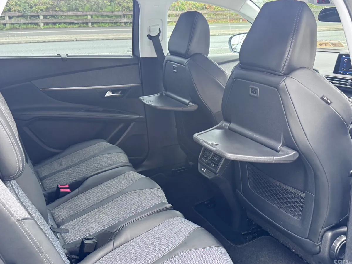 Peugeot 5008 MPV, Petrol, 2019, Grey