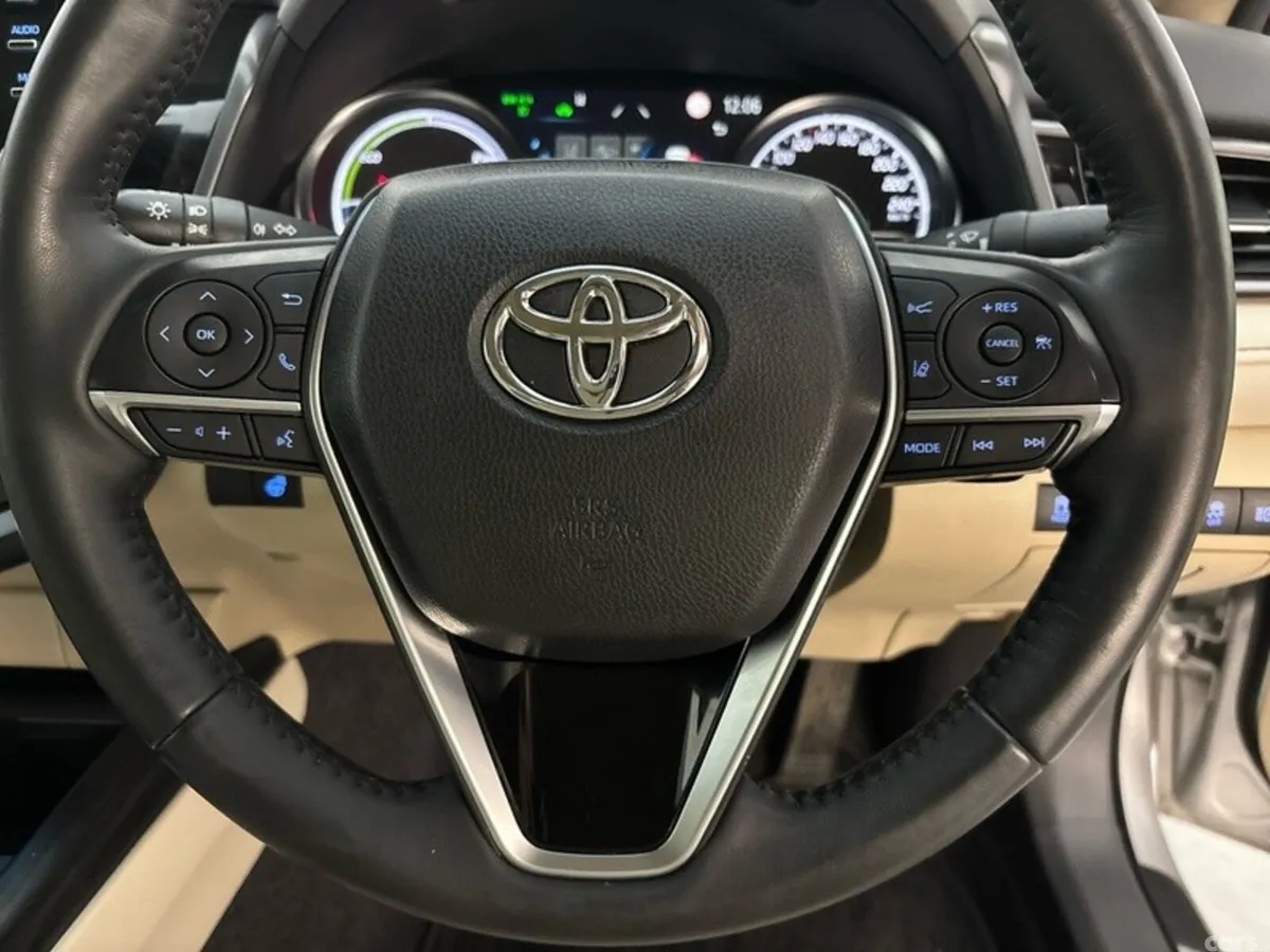 Toyota Camry Saloon, Petrol Hybrid, 2023, Grey